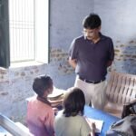 जिलाधिकारी ने संविलियन विद्यालय पटाखास का किया औचक निरीक्षण। छात्र-छात्राओं को नियमित विद्यालय आने एवं मन लगाकर पढ़ाई करने के लिए किया प्रेरित।